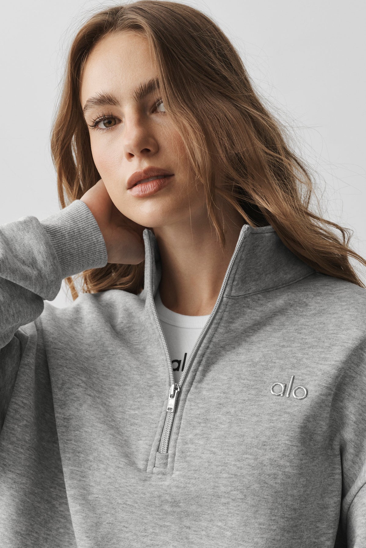 Alo Accolade 1/4 Zip Pullover - Athletic Heather Grey — image 3